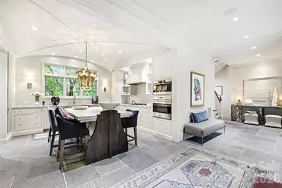 2301 Queens Road E, Charlotte, NC 28207 - Photo 7