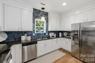 1016 W 1st St, Charlotte, NC 28202 - Photo 17