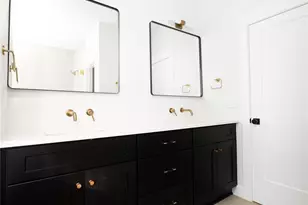 221 Woodsborough Pl, Raleigh, NC 27601 - Photo 21