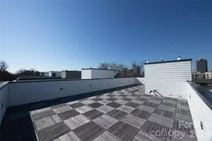 221 Woodsborough Pl, Raleigh, NC 27601 - Photo 17
