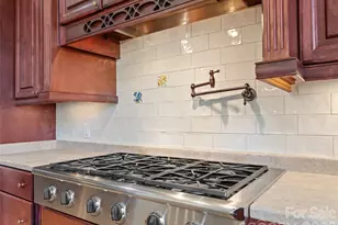 16 Chickadee Ln, Fairview, NC 28730 - Photo 19