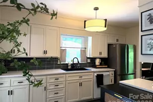 1419 Redcoat Dr, Charlotte, NC 28211 - Photo 5