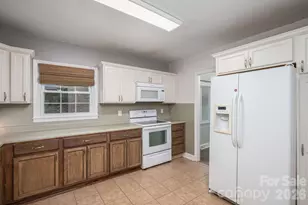 1258 Cambridge St, Gastonia, NC 28054 - Photo 9
