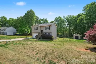 2056 Redberry Ln, Conover, NC 28613 - Photo 3
