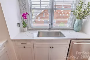 4912 S Hill View Dr, Charlotte, NC 28210 - Photo 9