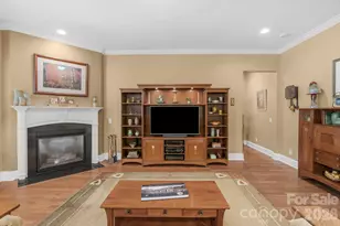 12820 Elkhorn Dr, Charlotte, NC 28278 - Photo 9