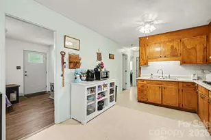 1907 Alpine Ln, Gastonia, NC 28054 - Photo 11
