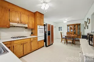 1907 Alpine Ln, Gastonia, NC 28054 - Photo 13