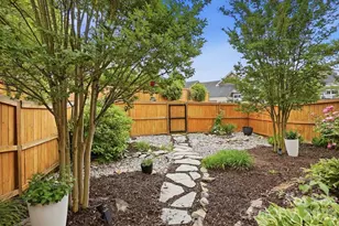 19512 Topgallant Dr, Cornelius, NC 28031 - Photo 3