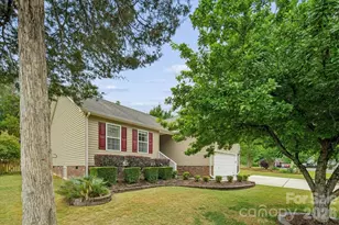 1120 Warpers Ln, Fort Mill, SC 29715 - Photo 3