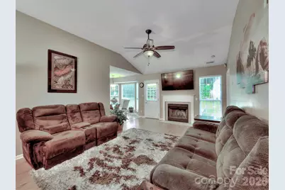 3102 Mintleaf Drive, Charlotte, NC 28269 - Photo 5