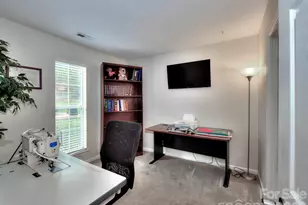 3102 Mintleaf Dr, Charlotte, NC 28269 - Photo 13