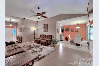3102 Mintleaf Drive, Charlotte, NC 28269 - Photo 3
