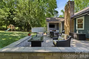 1061 Eaglewood Ave, Charlotte, NC 28212 - Photo 5