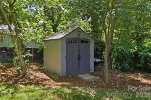 1061 Eaglewood Ave, Charlotte, NC 28212 - Photo 11