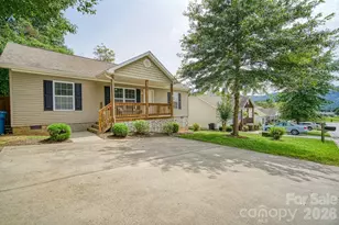 136 Newberry Dr, Fletcher, NC 28732 - Photo 3