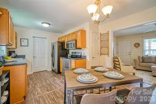 136 Newberry Dr, Fletcher, NC 28732 - Photo 13