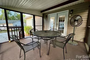 205 Linville Ct, Bessemer City, NC 28016 - Photo 23