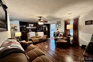 205 Linville Ct, Bessemer City, NC 28016 - Photo 7
