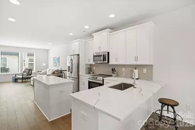 5040 York Park Lane, Charlotte, NC 28217 - Photo 3