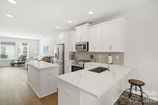 5040 York Park Ln, Charlotte, NC 28217 - Photo 3