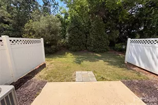 10311 Bunclody Dr, Charlotte, NC 28213 - Photo 3