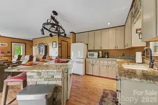 1413 Kitchens Branch Rd, Sylva, NC 28779 - Photo 9