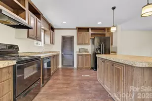 111 Buck Rdg Dr, Marion, NC 28752 - Photo 27