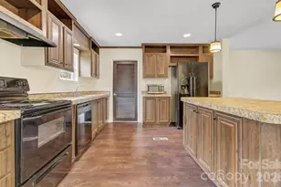 111 Buck Rdg Dr, Marion, NC 28752 - Photo 23