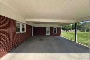 820 Suncrest Orchard Rd, North Wilkesboro, NC 28659 - Photo 3
