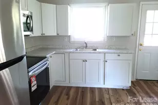711 E John St, Matthews, NC 28105 - Photo 3