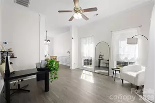 4704 Lone Tree Ct, Charlotte, NC 28269 - Photo 9