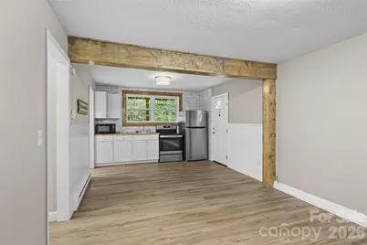 659 Salisbury Road, Hendersonville, NC 28792 - Photo 9