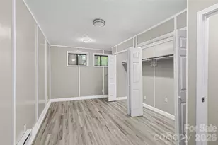 659 Salisbury Rd, Hendersonville, NC 28792 - Photo 15