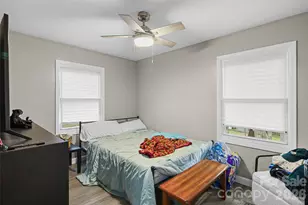 659 Salisbury Rd, Hendersonville, NC 28792 - Photo 7