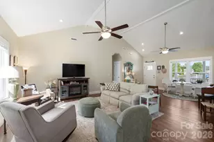 143 Beechnut Dr, Hendersonville, NC 28739 - Photo 3