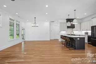 14140 Shelburne Vlg Dr, Charlotte, NC 28278 - Photo 7