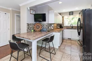 33 Lovers Loop Rd, Asheville, NC 28803 - Photo 7