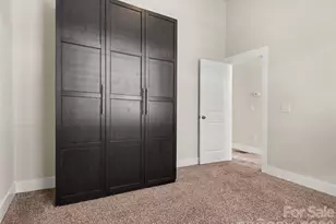 951 Warren Burgess Ln, Charlotte, NC 28205 - Photo 13