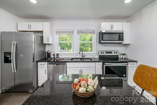 3828 Oakwood Rd, Charlotte, NC 28269 - Photo 31