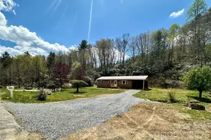 8855 Bugger Hollow Rd, Newland, NC 28657 - Photo 25