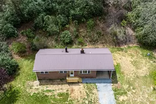 8855 Bugger Hollow Rd, Newland, NC 28657 - Photo 3