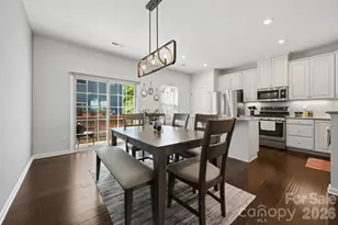 1221 Queen Lyon Ct, Charlotte, NC 28205 - Photo 17