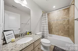 1221 Queen Lyon Ct, Charlotte, NC 28205 - Photo 33