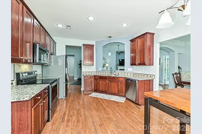 10234 Tintinhull Drive, Fort Mill, SC 29707 - Photo 9