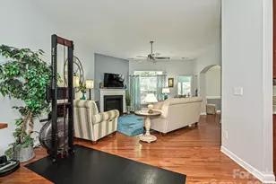 10234 Tintinhull Dr, Fort Mill, SC 29707 - Photo 3