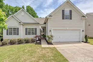 10234 Tintinhull Dr, Fort Mill, SC 29707 - Photo 1