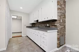 7007 Crossridge Rd, Charlotte, NC 28214 - Photo 17