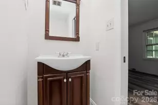 7007 Crossridge Rd, Charlotte, NC 28214 - Photo 9
