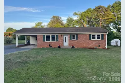 1910 26th Street NE, Hickory, NC 28601 - Photo 1